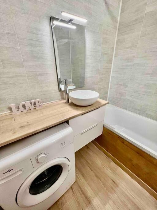 Apartamento Le Genevois - Parking Gratuit Annemasse Exterior foto